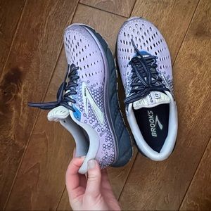Women’s Brooks Glycerin 17 Running Shoes